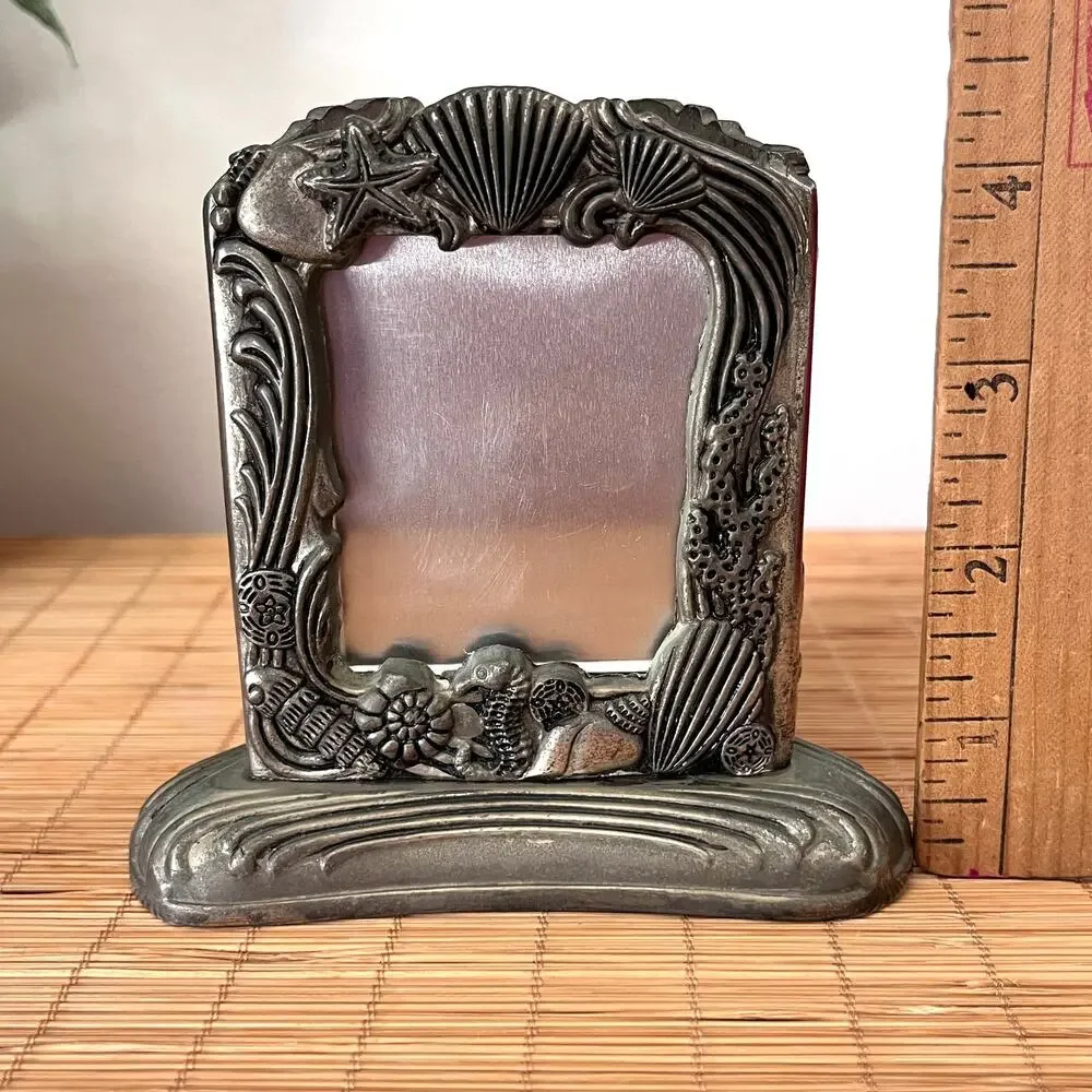 Ornate Godinger Silverplate Costal Seashell 3-Sided Tabletop Photo Frame Beach
